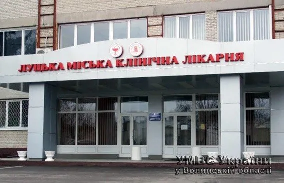 У Луцьку невідомий чоловік стріляв по правоохоронцях та активістах (Фото) + (Відео) — фото 2