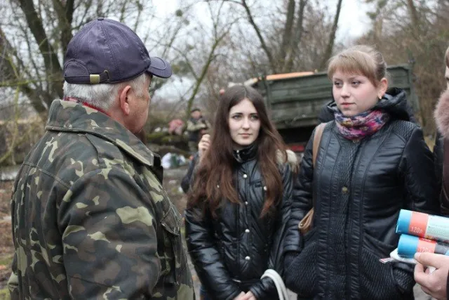 Сьогодні відбувається санітарно-екологічний день на вулиці Замковій (Фоторепортаж) — фото 1