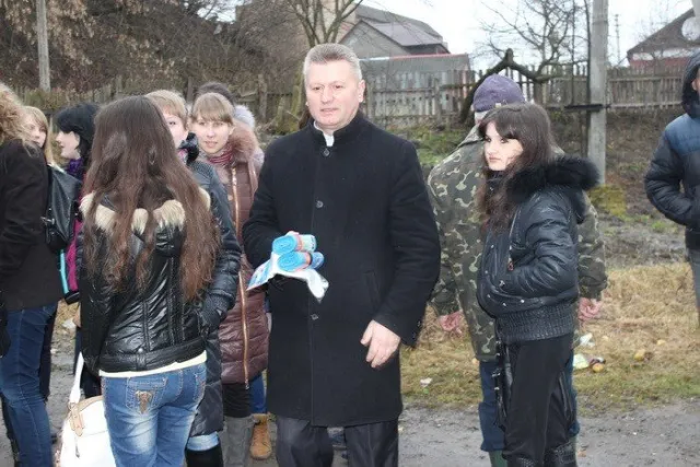Сьогодні відбувається санітарно-екологічний день на вулиці Замковій (Фоторепортаж) — фото 2