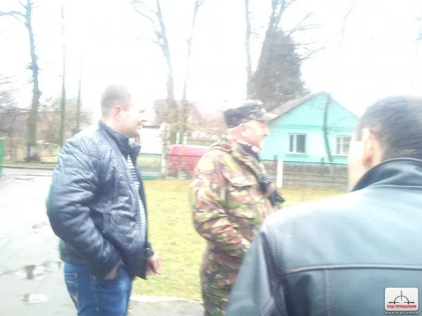 Патруль Волинського «Автомайдану» затрима автомобіль в якому виявили зброю (Фоторепортаж) + (Відео) — фото 4
