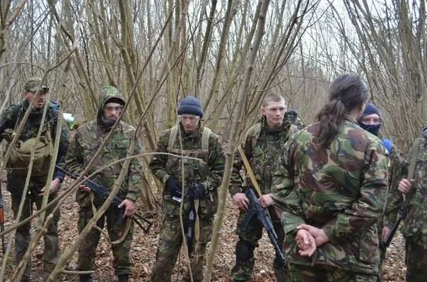 На Волині, «Правий сектор» випробовували в екстремальних умовах (Фоторепортаж) — фото 2