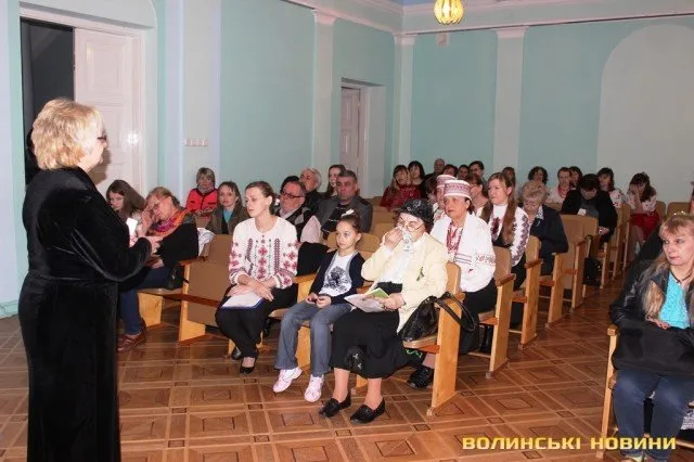 Представники різних нацменшин зібралися в Луцьку, із закликом проти війни (Фоторепортаж) — фото 9