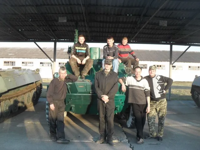 На Волині небайдужі громадяни допомагали відновлювати військову техніку (Фоторепортаж) — фото 4