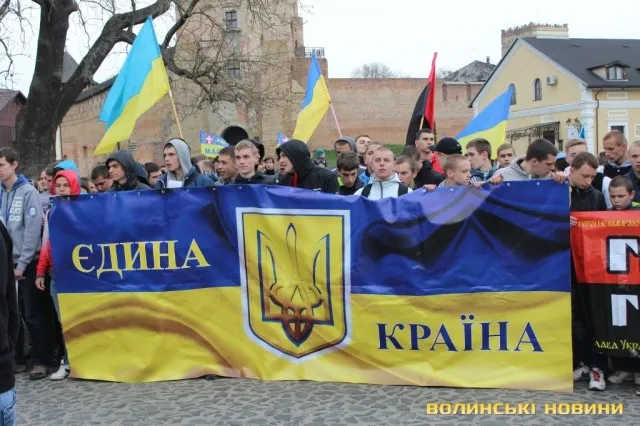У Луцьку відбулася акція єдності України (Фоторепортаж) + (Відео) — фото 6