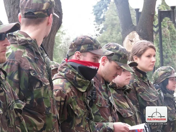 На Волині сьогодні пікетували відділення російських банків (Фоторепортаж) + (Відео) — фото 3