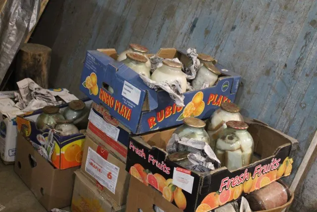 Волинським військовим привезли продукти харчування і навіть телевізор (Фоторепортаж) — фото 7