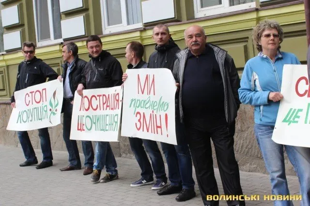 Сьогодні під стінами прокуратури відбувся стихійний пікет (Фоторепортаж) — фото 3