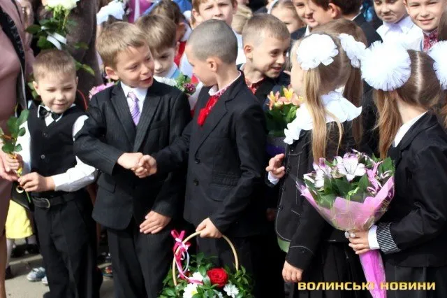У школах міста віддзвенів останній дзвінок (Фоторепортаж) + (Відео) — фото 3
