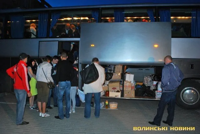 Родичі та близькі військовослужбовців, які нині воюють на Сході України, поїхали провідати чоловіків (Фоторепортаж) — фото 3
