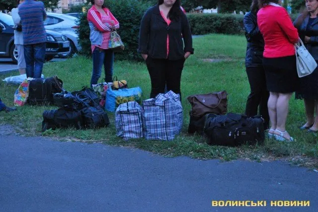 Родичі та близькі військовослужбовців, які нині воюють на Сході України, поїхали провідати чоловіків (Фоторепортаж) — фото 6