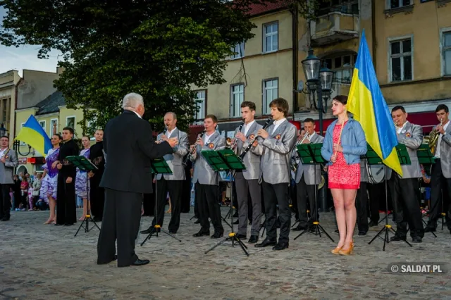 "Нєх жиє Україна!" - поляки під час  міжнародного фестивалю духових оркестрів — фото 2