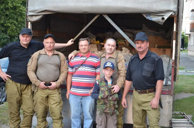 Активісти Волині зібрали 5 тонн їжі для "Айдару" — фото 3
