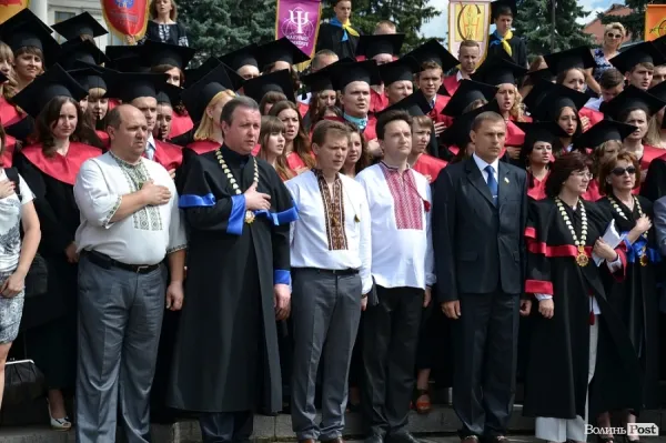 У Східноєвропейському університеті магістрам вручили дипломи — фото 2