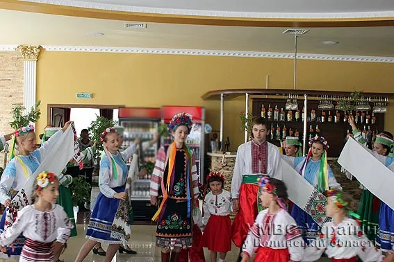 Волинські правоохоронці відвезуть дитячі листи-підтримки військовим на Сході. ФОТО — фото 1