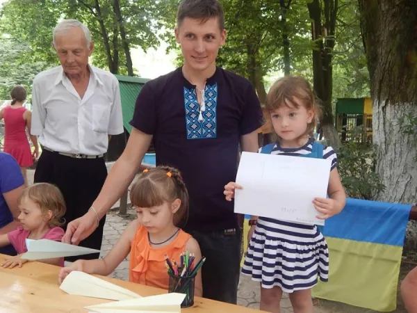 Відвідувачі Луцького зоопарку написали листи українським військовим на Сході — фото 3