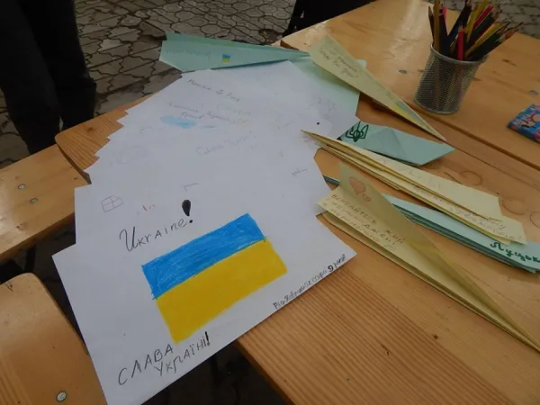 Відвідувачі Луцького зоопарку написали листи українським військовим на Сході — фото 5