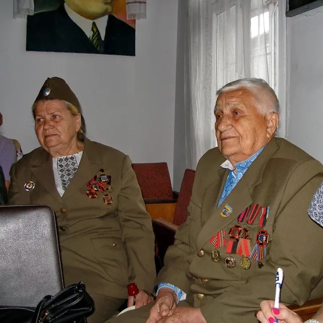 "Кто они такие - Луцкие Бандеровцы?" - журналіст зі Сходу про зустріч з ветеранами ОУН-УПА у Луцьку (ФОТО) (ВІДЕО) — фото 1