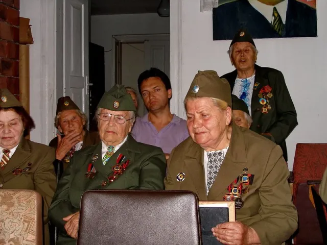 "Кто они такие - Луцкие Бандеровцы?" - журналіст зі Сходу про зустріч з ветеранами ОУН-УПА у Луцьку (ФОТО) (ВІДЕО) — фото 3