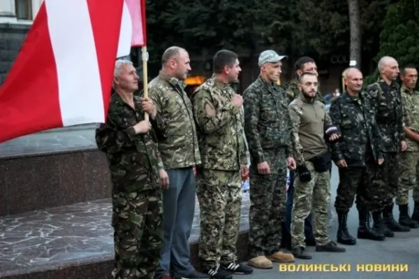 Добровольці Правого сектору вирушили на Схід (ФОТО) — фото 4