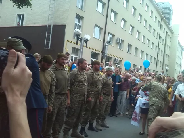 Лучани зустріли бійців батальйону "Світязь", які вирвалися з-під Іловайська (ФОТО) (ВІДЕО) — фото 1