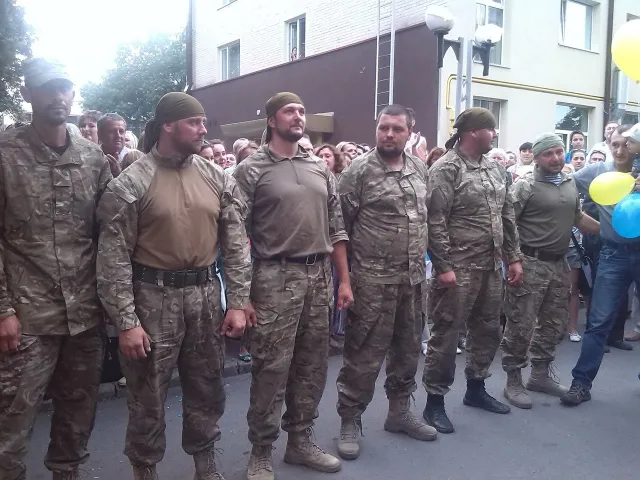 Лучани зустріли бійців батальйону "Світязь", які вирвалися з-під Іловайська (ФОТО) (ВІДЕО) — фото 3