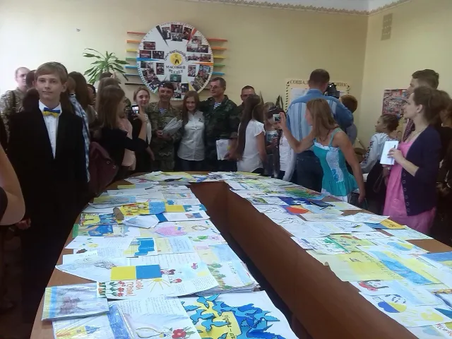 Подяка, радість та сльози - так айдарівців зустріли луцькі школярі (ФОТО) — фото 8