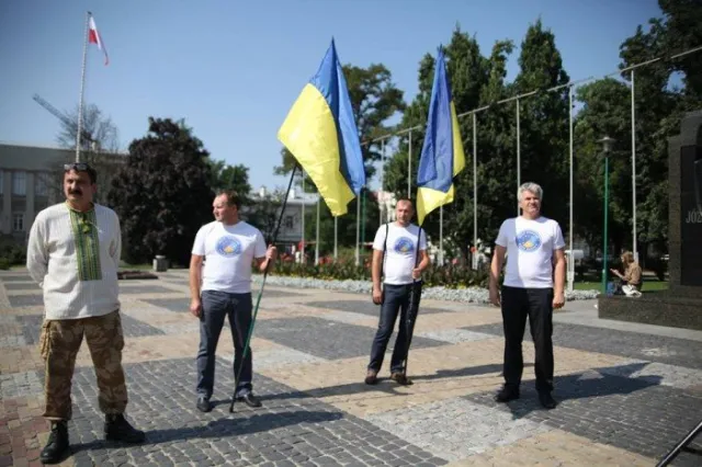 Самооборонівці звітують про перший день автопробігу "Допоможи Україні - врятуй Європу" — фото 9