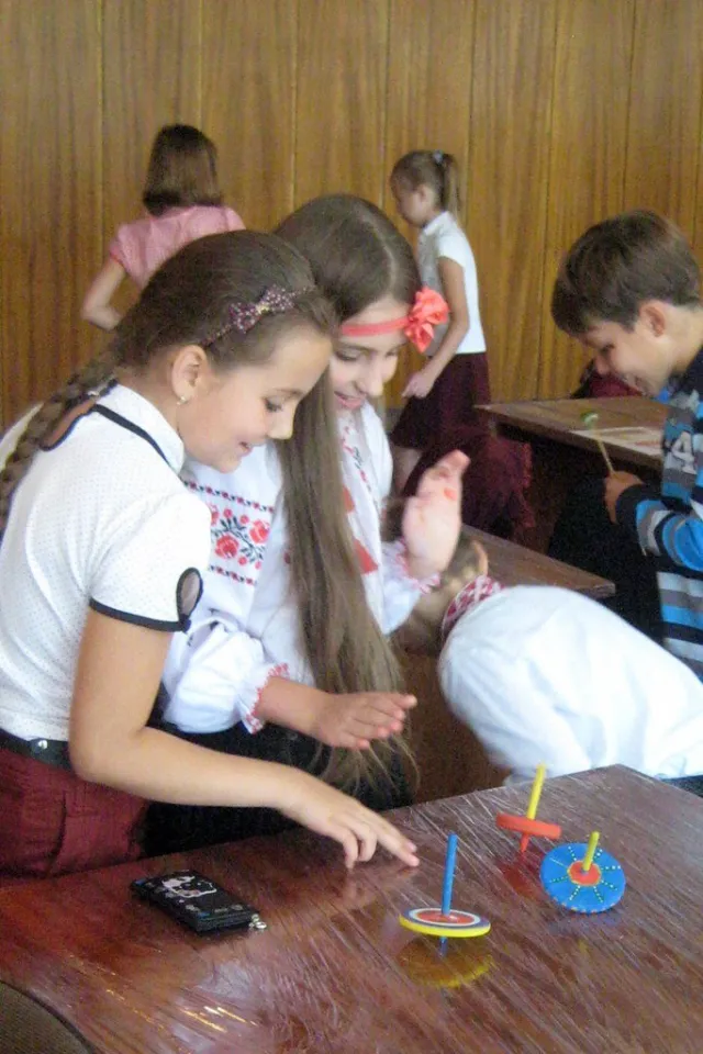 У Лесиному виші розмальовували іграшки на підтримку студентів,  які беруть участь в АТО (ФОТО) — фото 6