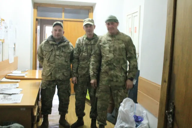 Самооборона Волині продовжує  збирати необхідні речі бійцям на Схід — фото 1