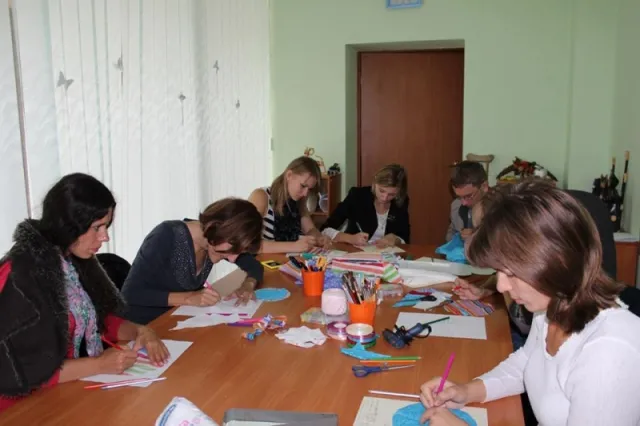 У Луцьку дружини бійців АТО відвідують заняття з арт-терапії (ФОТО) — фото 2
