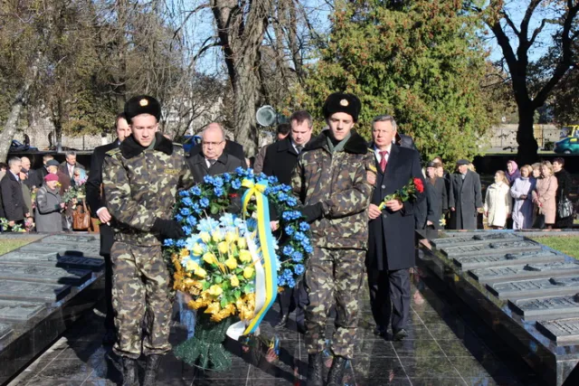 У Луцьку вшанували тих, хто брав участь у визволенні країни від фашистських загарбників — фото 1