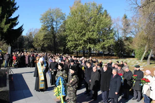 У Луцьку вшанували тих, хто брав участь у визволенні країни від фашистських загарбників — фото 4
