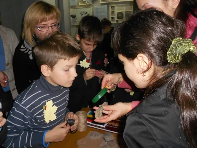 У Волинському музеї дітей вчили ліпити посуд з глини (ФОТО) — фото 1