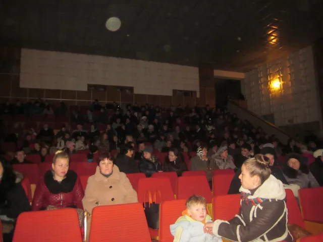 6 300  гривень, теплі речі, продукти – старт  концертного туру «Все для перемоги» у Ратному та Старій Вижівці — фото 3