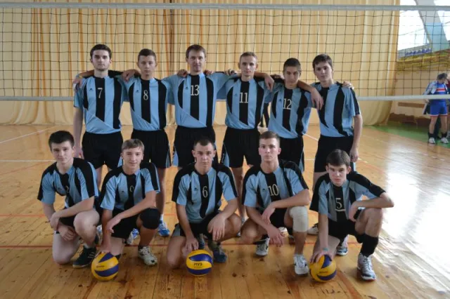 У Луцьку -  ІV відкритий Чемпіонат міста  з волейболу серед чоловічих команд — фото 5