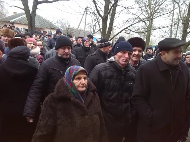 На Волині селяни пікетували проти незаконної вирубки лісу (ФОТО) — фото 5