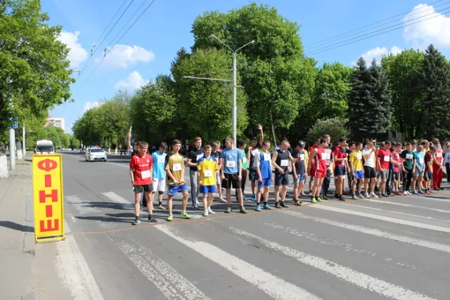 У Луцьку відбулася легкоатлетична естафета (фото) — фото 6
