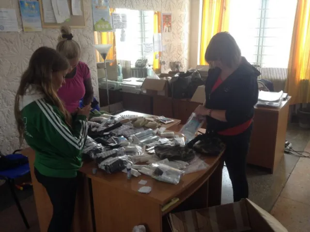 В координаційному центрі допомоги сформували особисті аптечки для бойовиків АТО (фото) — фото 2