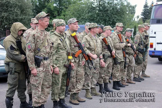 Волинські правоохоронці відправляються на схід (фото, відео) — фото 4