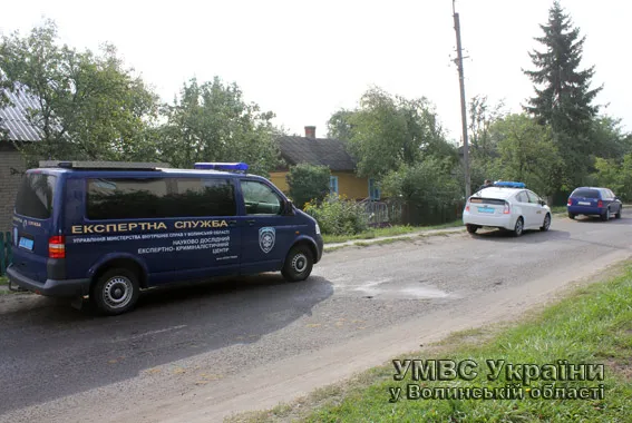 На Волині, в місцевого мешканця правоохоронці виявили арсенал зброї (фото, відео) — фото 1