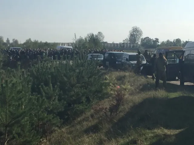 Заїжджі копачі з Львівської та Рівненської областей штурмують Маневицькі ліси (фото) — фото 2